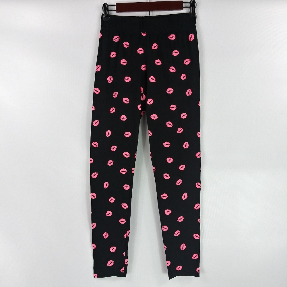 NWT Forever 21 Leggings Black w/ Pink Lips